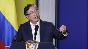 Petro advierte al ELN de acciones militares conjuntas con Venezuela si no sale de ese país
