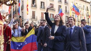 La líder opositora venezolana y nobel de la paz María Corina Machado instó este viernes desde España, donde se encuentra de visita en el marco de una gira europea, a más países a formar parte de los aliados para terminar de desplazar al régimen de Venezuela representado por la presidenta Delcy Rodrígez.