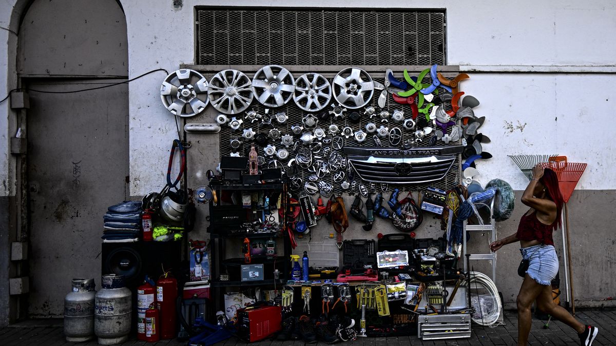 La tasa de informalidad en Panamá se ubicó en el 47,1 % según la más reciente encuesta oficial del mercado laboral, de septiembre de 2025, lo que supone una leve reducción frente al 47,7 % que registró el indicador hasta octubre de 2024, la medición anterior, de acuerdo con estadísticas oficiales revisadas difundidas este jueves. La tasa de informalidad en Panamá se ubicó en el 47,1 % según la más reciente encuesta oficial del mercado laboral, de septiembre de 2025, lo que supone una leve reducción frente al 47,7 % que registró el indicador hasta octubre de 2024, la medición anterior, de acuerdo con estadísticas oficiales revisadas difundidas este jueves.