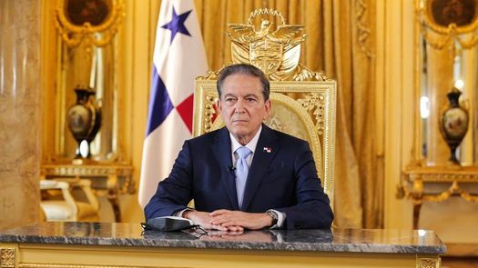 Cortizo anuncia congelamiento del precio del combustible
