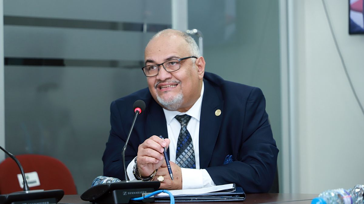 Crédito millonario de la Contraloría fue condicionado a cambio de liberación de cheques