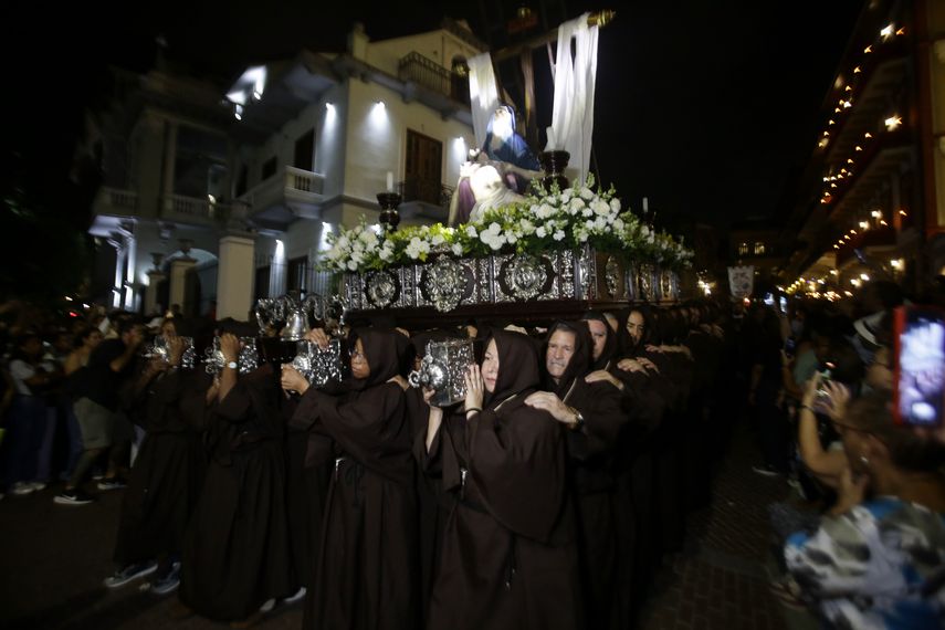 Unas 276.791 personas visitaron las iglesias del colonial Casco Antiguo de Ciudad de Panamá durante la Semana Santa de este año, según informaron este domingo las autoridades panameñas y la Iglesia católica. Unas 276.791 personas visitaron las iglesias del colonial Casco Antiguo de Ciudad de Panamá durante la Semana Santa de este año, según informaron este domingo las autoridades panameñas y la Iglesia católica.
