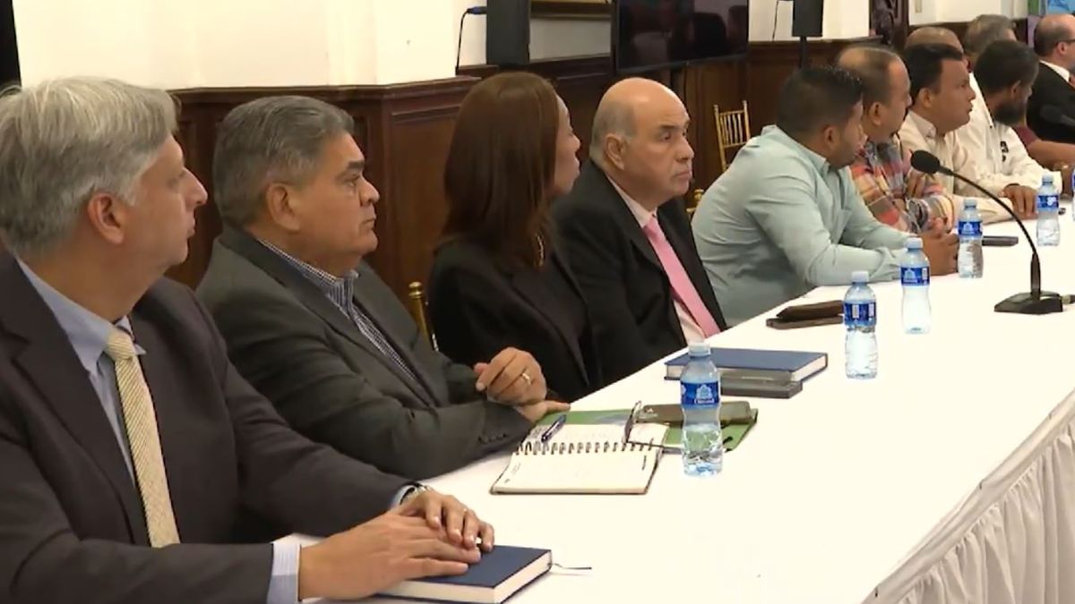 Miembros del sector transporte se reunieron con el Gobierno.