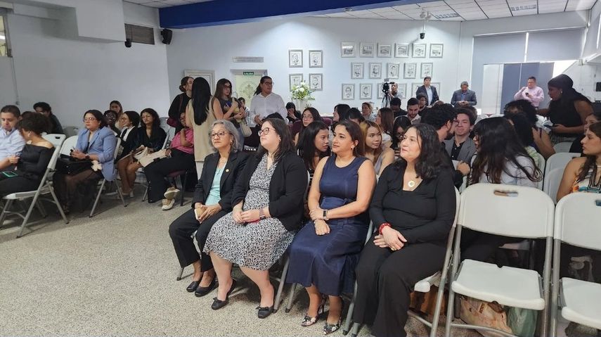 En conferencia de prensa, los estudiantes de la Usma anunciaron los nominados a los Premios Victoria 2025. En conferencia de prensa, los estudiantes de la Usma anunciaron los nominados a los Premios Victoria 2025.