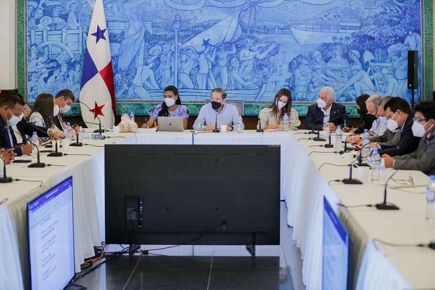 Panamá pedirá a EE.UU revisar tratado comercial bilateral