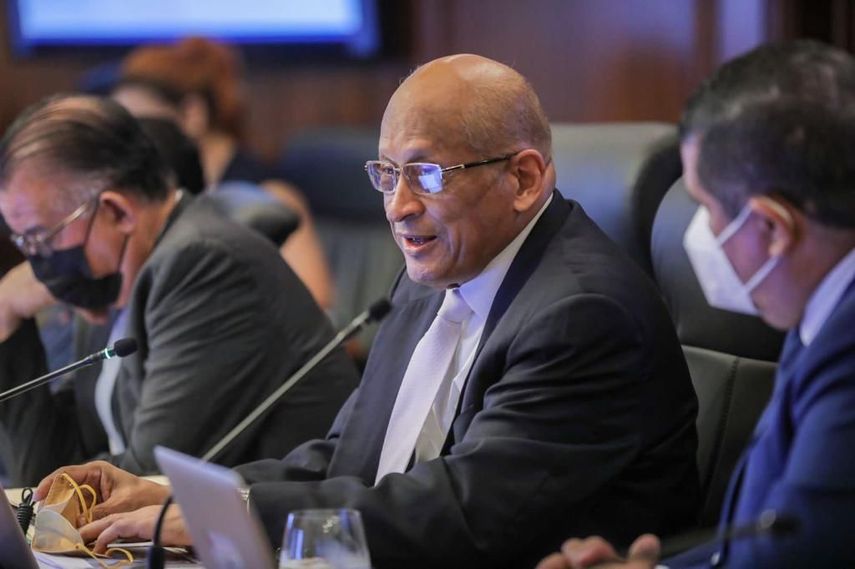 La Cámara de Comercio pide a Héctor Alexander un plan de acción que refleje las políticas financieras contundentes que reviertan la situación actual. La Cámara de Comercio pide a Héctor Alexander un plan de acción que refleje las políticas financieras contundentes que reviertan la situación actual. 