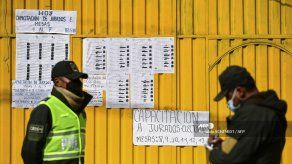 Bolivianos arrancan elección presidencial