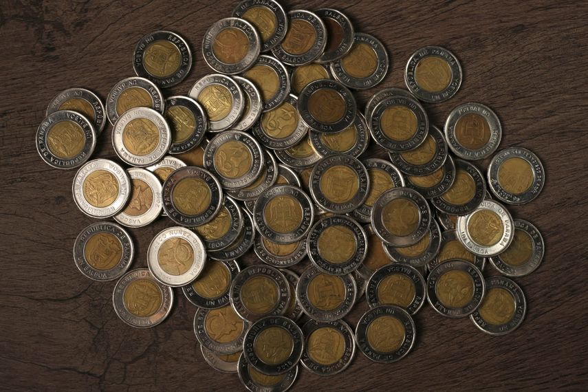 Autoridades de Panamá decomisan monedas falsas equivalentes a un dólar procedente de China