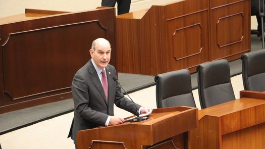 La deuda pública de Panamá cerró en B/.59,349.28 millones en 2025, lo que representa un incremento de B/.5,612.54 millones (10.44%) en comparación con el año anterior, según el Informe de la Cuenta General del Tesoro presentado por el ministro de Economía y Finanzas (MEF), Felipe Chapman, ante el pleno de la Asamblea Nacional de Panamá. La deuda pública de Panamá cerró en B/.59,349.28 millones en 2025, lo que representa un incremento de B/.5,612.54 millones (10.44%) en comparación con el año anterior, según el Informe de la Cuenta General del Tesoro presentado por el ministro de Economía y Finanzas (MEF), Felipe Chapman, ante el pleno de la Asamblea Nacional de Panamá.