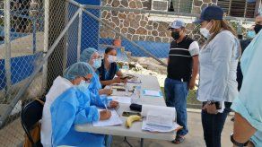Ministra consejera recorre centros de vacunación del circuito 7-1 en Los Santos