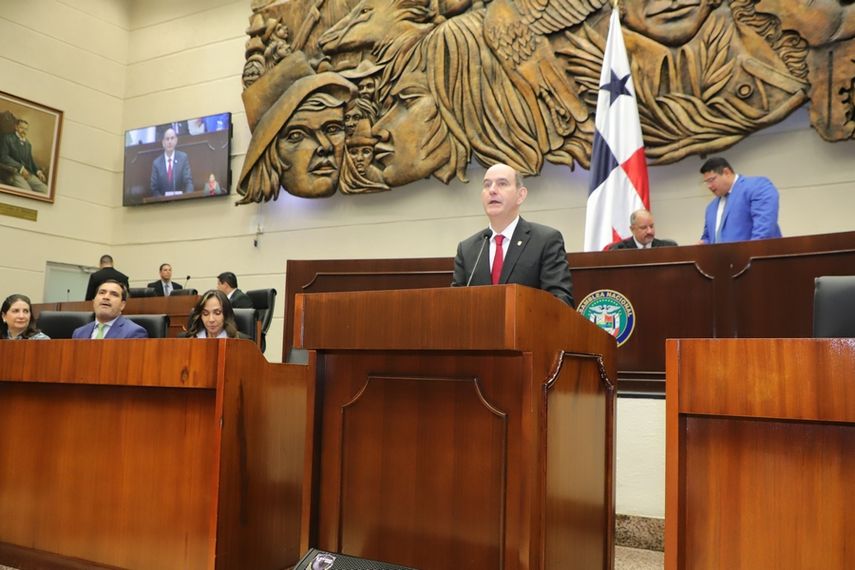 Al ministro de Economía y Finanzas, Felipe Chapman le tocó realizar reasignaciones presupuestarias tras las observaciones emitidas por la Asamblea. Al ministro de Economía y Finanzas, Felipe Chapman le tocó realizar reasignaciones presupuestarias tras las observaciones emitidas por la Asamblea.