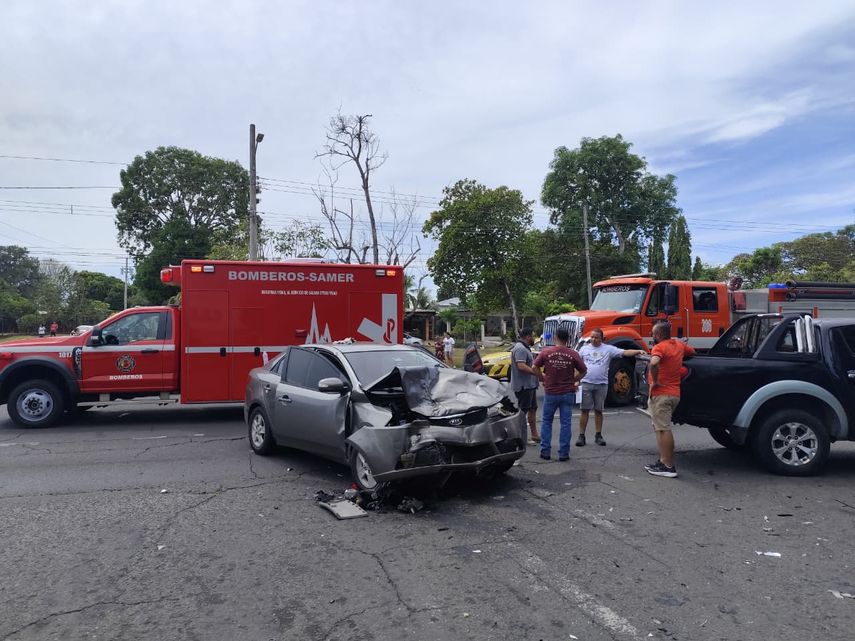 Bomberos atienden 418 emergencias en las últimas 72 horas a nivel nacional