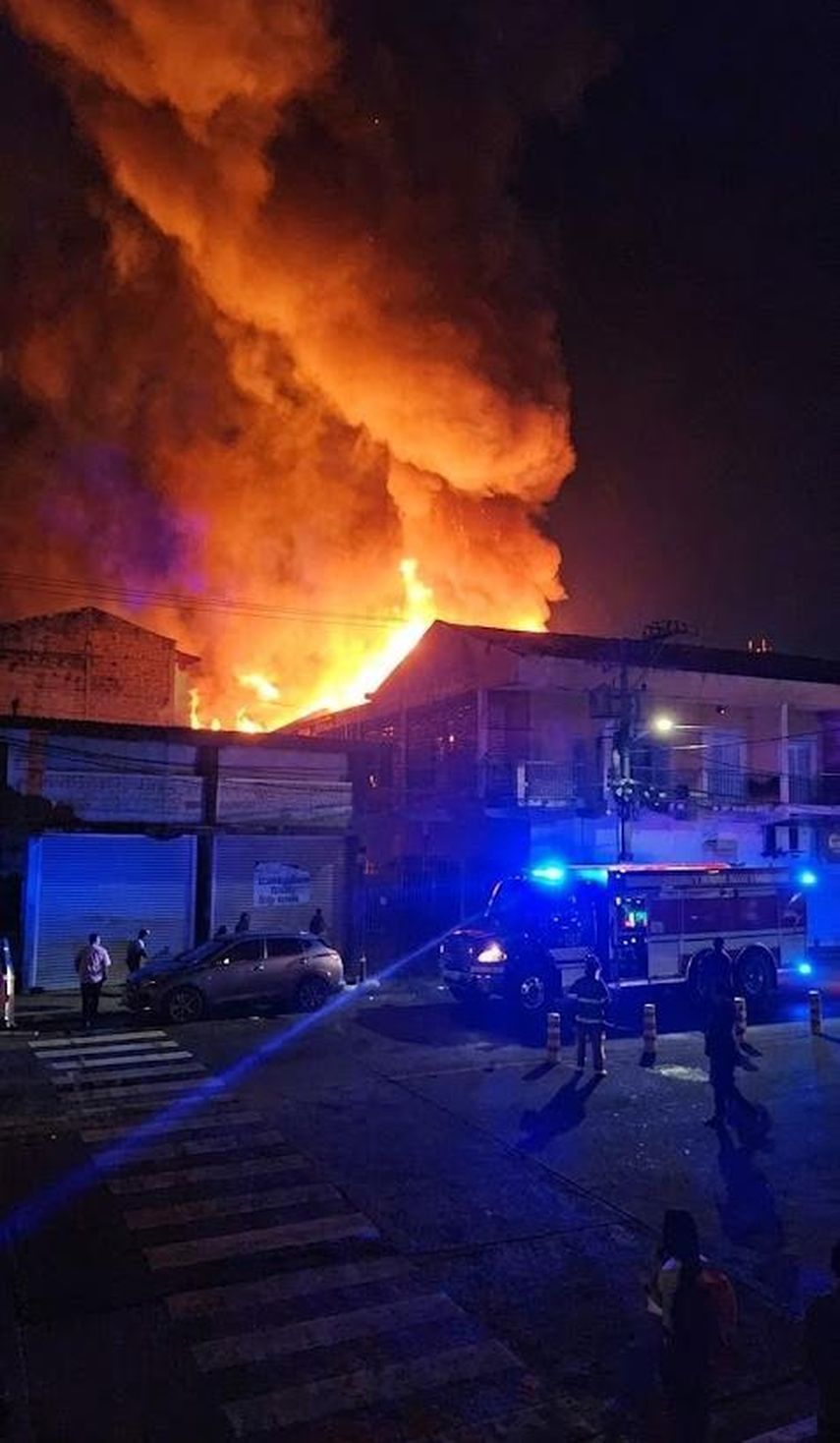 Incendio en calle 12 de Casco Antiguo se reportó la madrugada del domingo