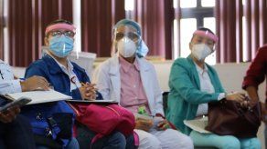 Empresa Pfizer capacita a personal sanitario y logístico para la llegada de la vacuna