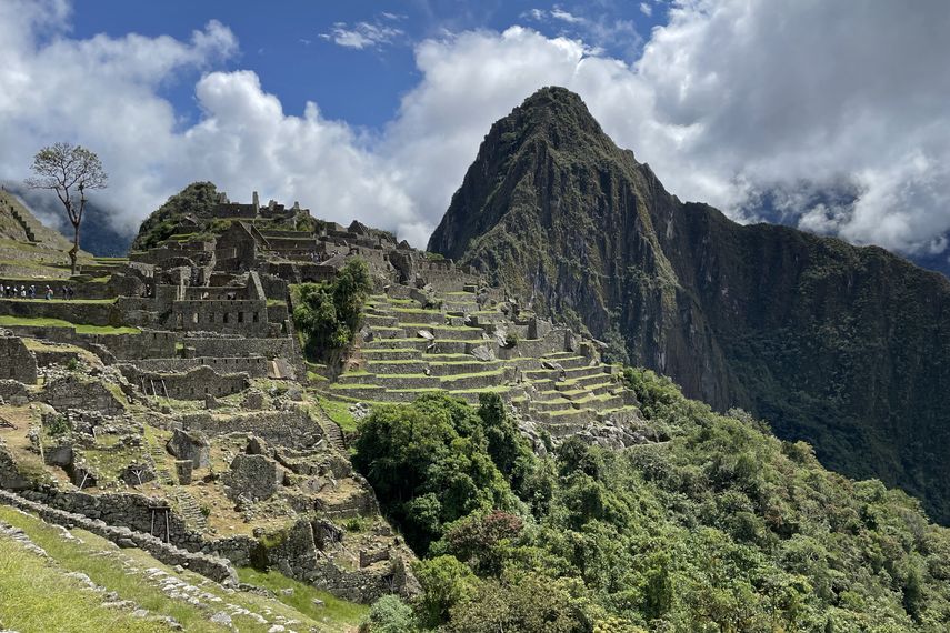 Perú evalúa cierre temporal de Machu Picchu tras protestas