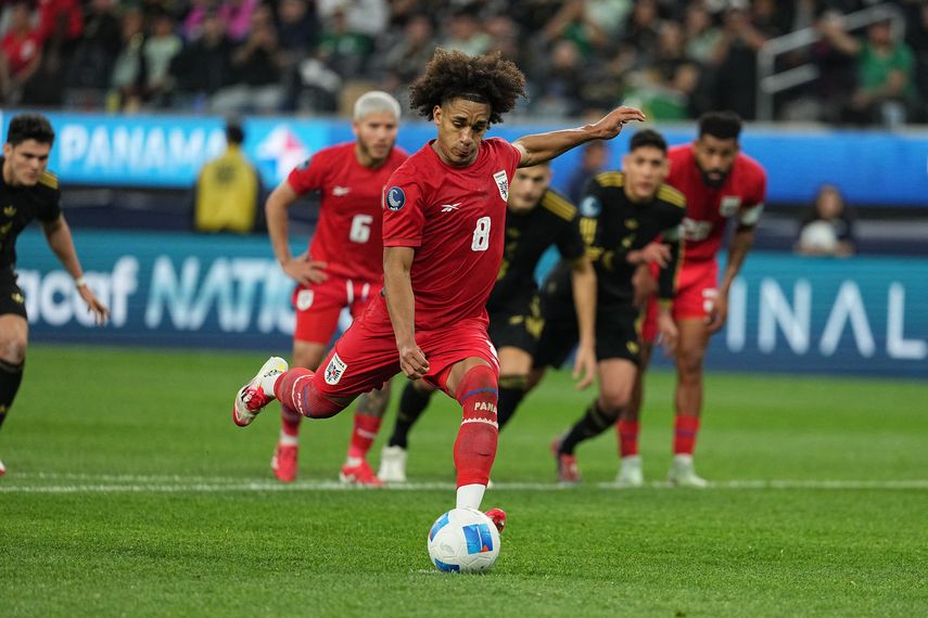 Santiago Giménez dice que Panamá es el equipo más duro que México ha enfrentado