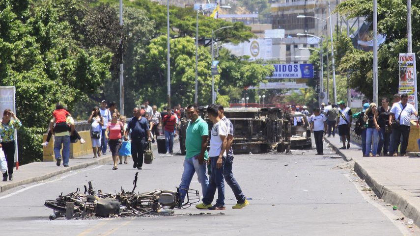 Venezuela y Colombia reactivarán frontera y comercio