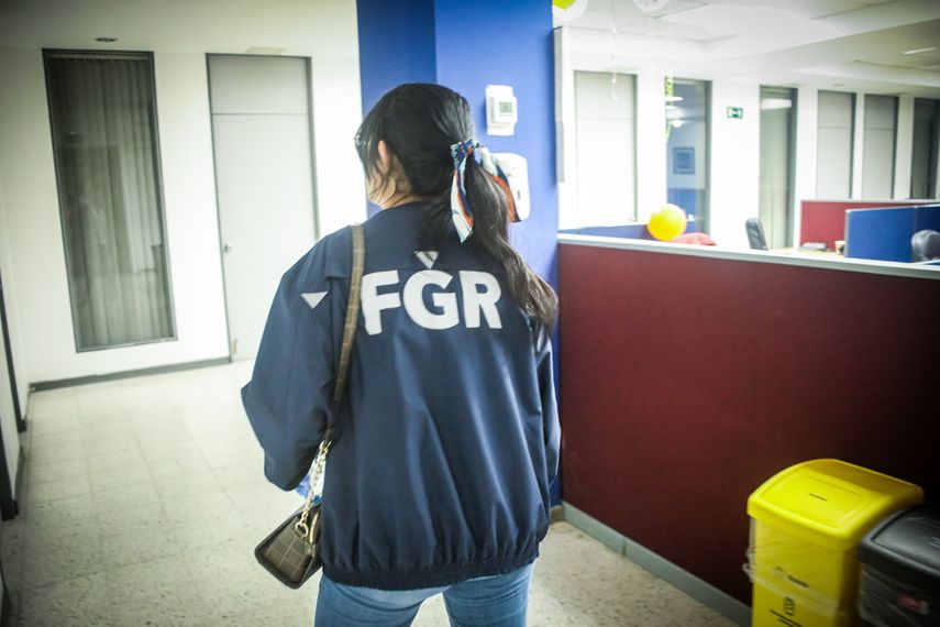 Militar a juicio y cinco "cómplices" sobreseídos por violación de niña en El Salvador. Militar a juicio y cinco "cómplices" sobreseídos por violación de niña en El Salvador.