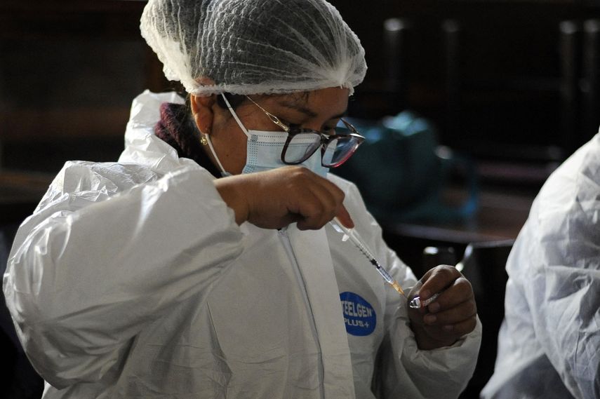 3,3 millones de habitantes en Bolivia han recibido la primera dosis de la vacuna anticovid