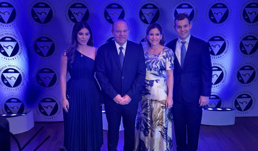 Juan Arias toma posesión como nuevo presidente de la Cámara de Comercio