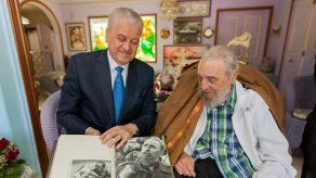 Fidel Castro apela a firmeza revolucionaria ante primer ministro argelino