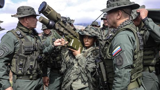 Maduro ordena comandos ante posible lucha armada con Estados Unidos