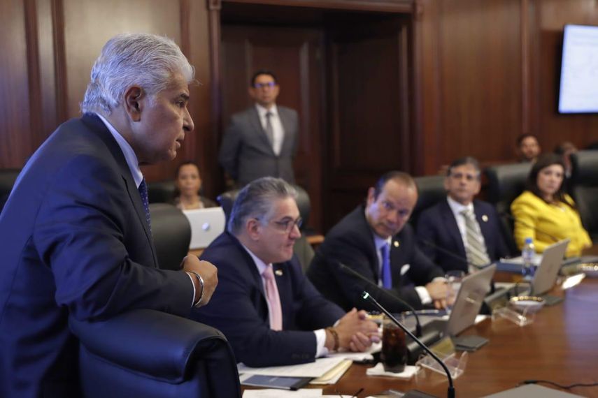 El Gobierno debe ejecutar traslados de partida para cumplir con las contrataciones especiales. El Gobierno debe ejecutar traslados de partida para cumplir con las contrataciones especiales.