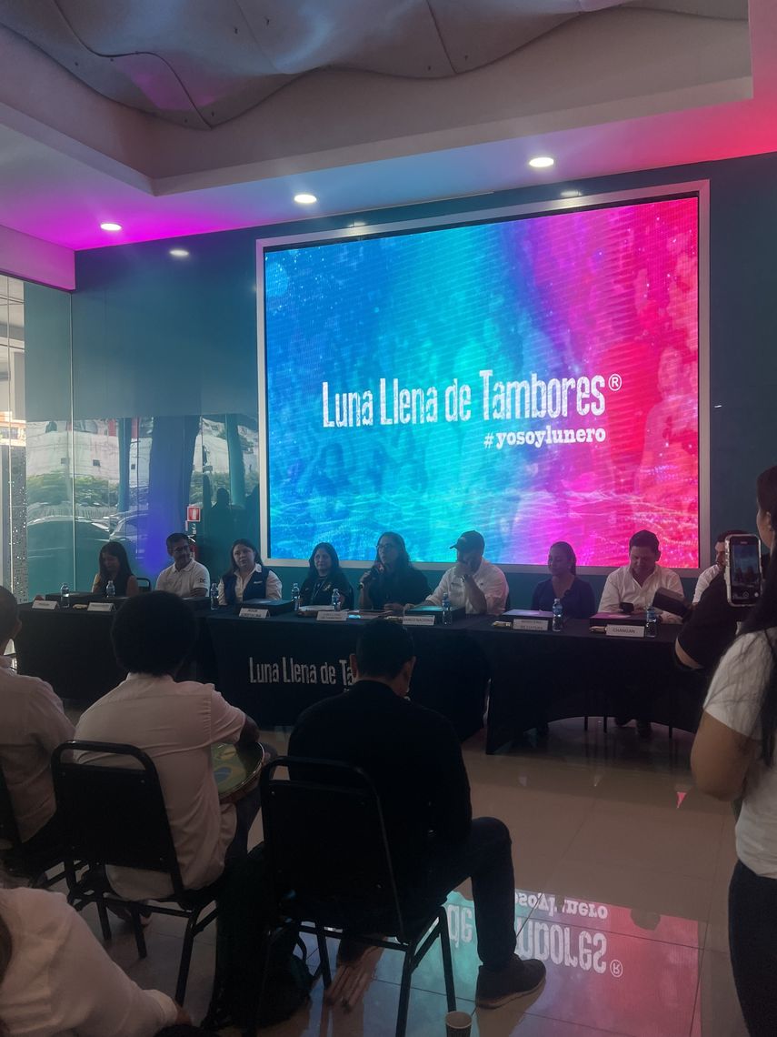Luna Llena de Tambores