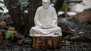 Estatuas de Trump con la pose de Buda triunfan en China