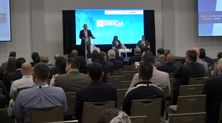 Panamá discute energías renovables en foro regional