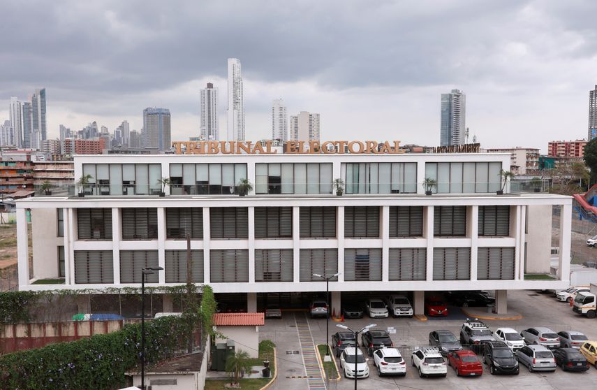 Un análisis de las impugnaciones de los resultados electorales entre los comicios generales de 2019 y 2024 muestra una significativa disminución en el número de impugnaciones presentadas, reveló este lunes el Tribunal Electoral. Un análisis de las impugnaciones de los resultados electorales entre los comicios generales de 2019 y 2024 muestra una significativa disminución en el número de impugnaciones presentadas, reveló este lunes el Tribunal Electoral.