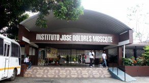 Meduca explicó a directivos y docentes del José Dolores Moscote sobre los avances en la construcción del muro perimetral