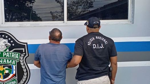 Estas personas, dos de ellos que figuraban como conductores del MOP.