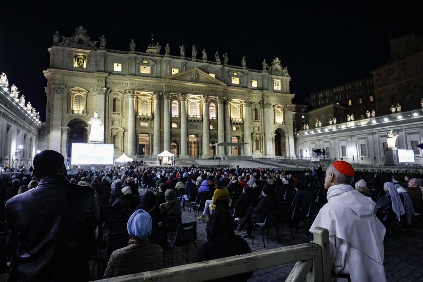 Salud del papa obliga a pensar en un plan B para la celebración de la Semana Santa