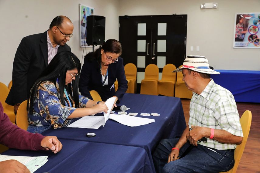 MIDES realiza tercer pago de pensión vitalicia a héroes de Gesta Patriótica de 1964 MIDES realiza tercer pago de pensión vitalicia a héroes de Gesta Patriótica de 1964