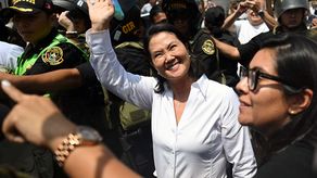 Keiko Fujimori lidera elecciones en Perú y avanza hacia un tenso balotaje