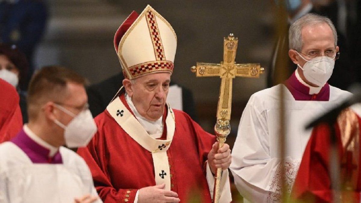 El papa lamenta la terrible explosión de violencia en una cárcel de Ecuador