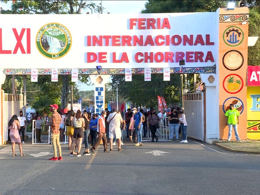 Feria de la Chorrera es cerrada tras masivo aforo