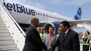 Aterriza en suelo cubano el primer vuelo regular con EEUU desde 1961