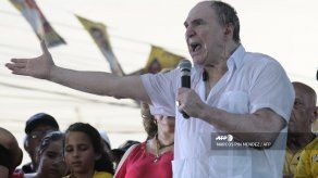 Expresidente de Ecuador detenido en investigaciones de corrupción durante pandemia