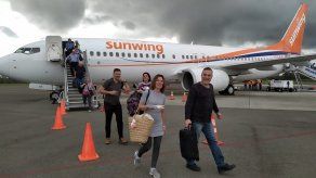 Inicia temporada alta de vuelos chárter con turistas de Canadá