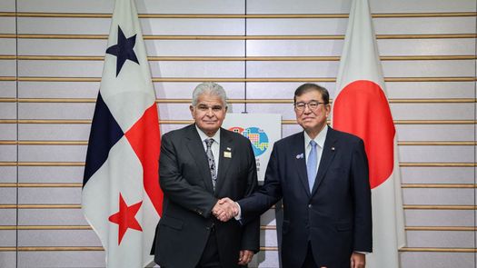Panamá moderniza registro de buques y refuerza alianza con Japón