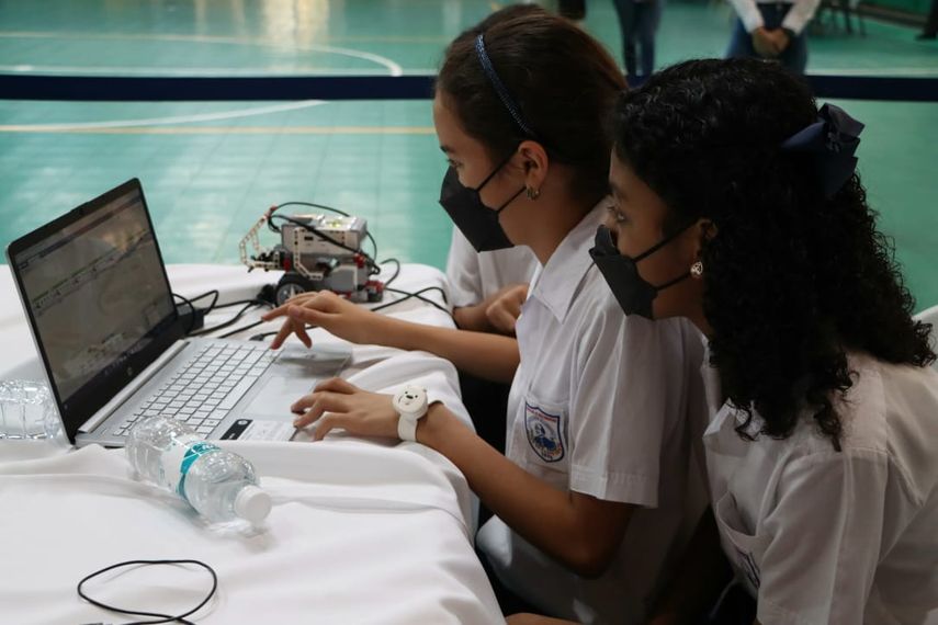 Primer Encuentro de Olimpiadas Regionales de Robótica 2022 en escuelas y colegios de Panamá Centro.