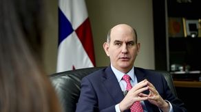 El ministro panameño de Economía y Finanzas, Felipe Chapman, asegura en una entrevista con EFE que el Gobierno desarrolla planes que incrementarán de forma muy interesante la inversión extranjera en Panamá, ávida de estos flujos para reducir el desempleo y elevar los ingresos fiscales.