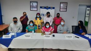 En la sede del Tribunal Electoral en David, la comisión de elecciones de la comarca Ngäbe-Buglé anunció nueva fecha el próximo 10 de julio.