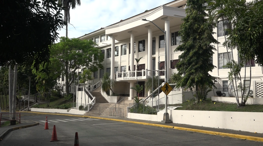 Reacciones de la Procuradora de la Administración sobre posible aumento salarial de magistrados de la CSJ.