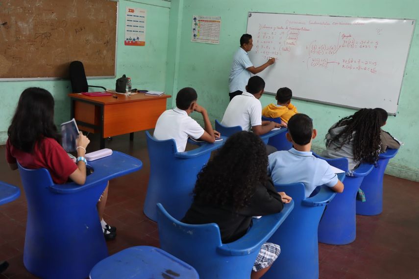 Más de 30 mil estudiantes culminan Programa de Recuperación Académica en Panamá