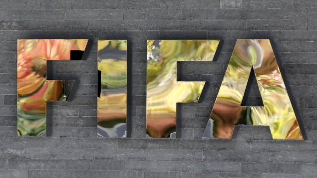 Pese al aumento de la tecnología en el arbitraje, la FIFA asegura que la decisión final seguirá siendo del árbitro principal.