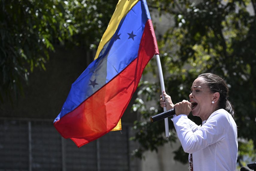 Venezuela: María Corina Machado reaparece en marcha opositora