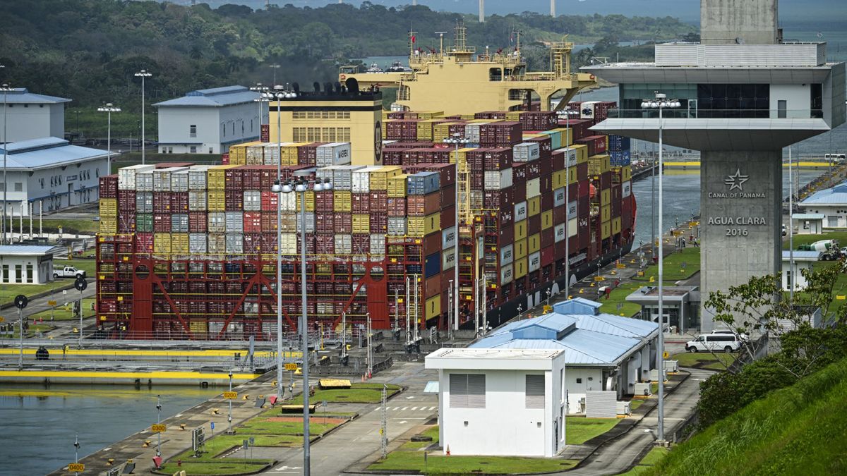 Los portacontenedores y el gas licuado de petróleo (GLP) están impulsando la demanda en el Canal de Panamá, que está abierto y opera plenamente favorecido por el óptimo nivel de los dos lagos artificiales que lo surten de agua dulce, afirmó su administración durante una conversación virtual organizada por Bank of America Merrill Lynch. Los portacontenedores y el gas licuado de petróleo (GLP) están impulsando la demanda en el Canal de Panamá, que está abierto y opera plenamente favorecido por el óptimo nivel de los dos lagos artificiales que lo surten de agua dulce, afirmó su administración durante una conversación virtual organizada por Bank of America Merrill Lynch.